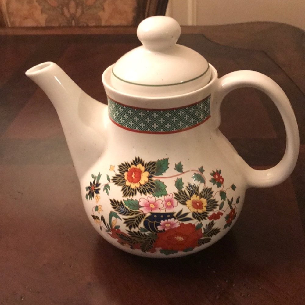 Sadler teapot
